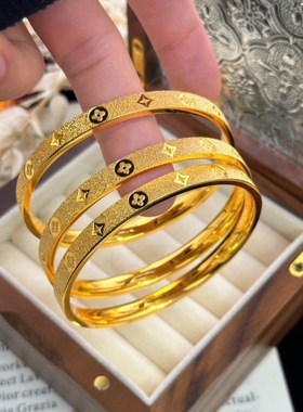 2026新款四角星磨砂四叶草手镯实心手环复古送女友老婆情人节礼物