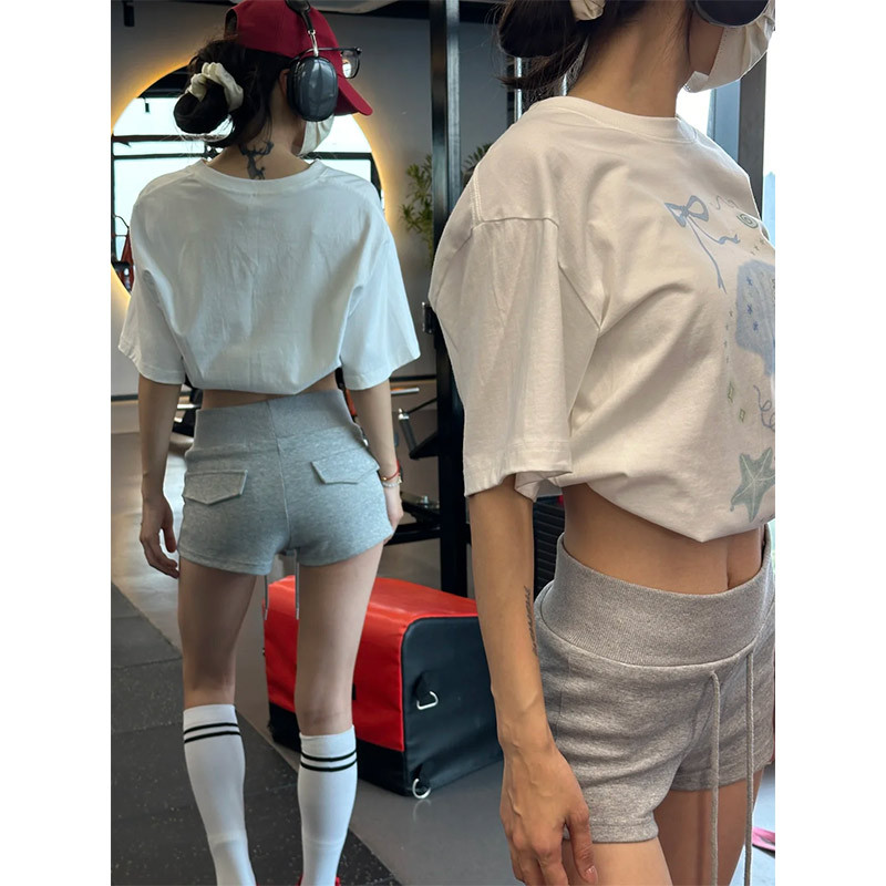 灰色辣妹运动短裤女夏季2026新款小个子抽绳瑜伽包臀显瘦低腰热裤