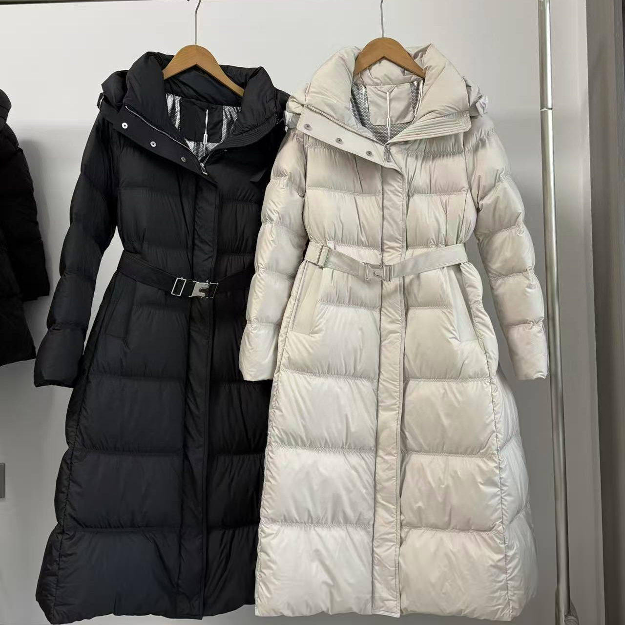 高级过膝长款连帽羽绒服女25冬季韩版系带加厚保暖白鸭绒黑色外套,女装/女士精品,羽绒服,淘宝优惠券,粉丝福利购,淘宝优惠卷