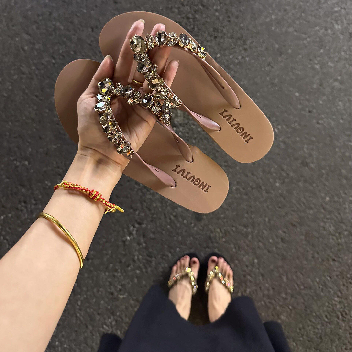 水钻厚底拖鞋女夏外穿高级感2025新款增高人字拖绝美凉拖鞋配裙子