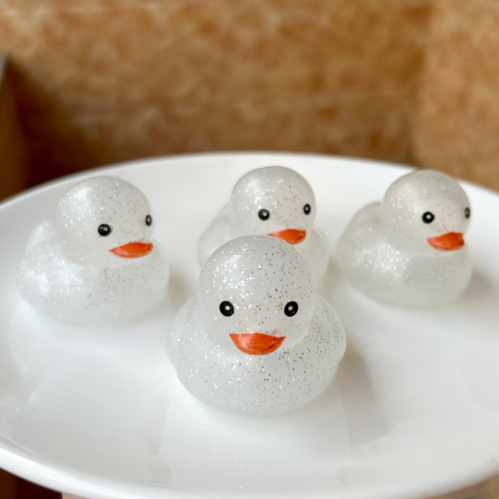 洗澡戏水小黄鸭捏捏叫发声小鸭子玩具游泳池浴室鸭子奶茶店小礼品