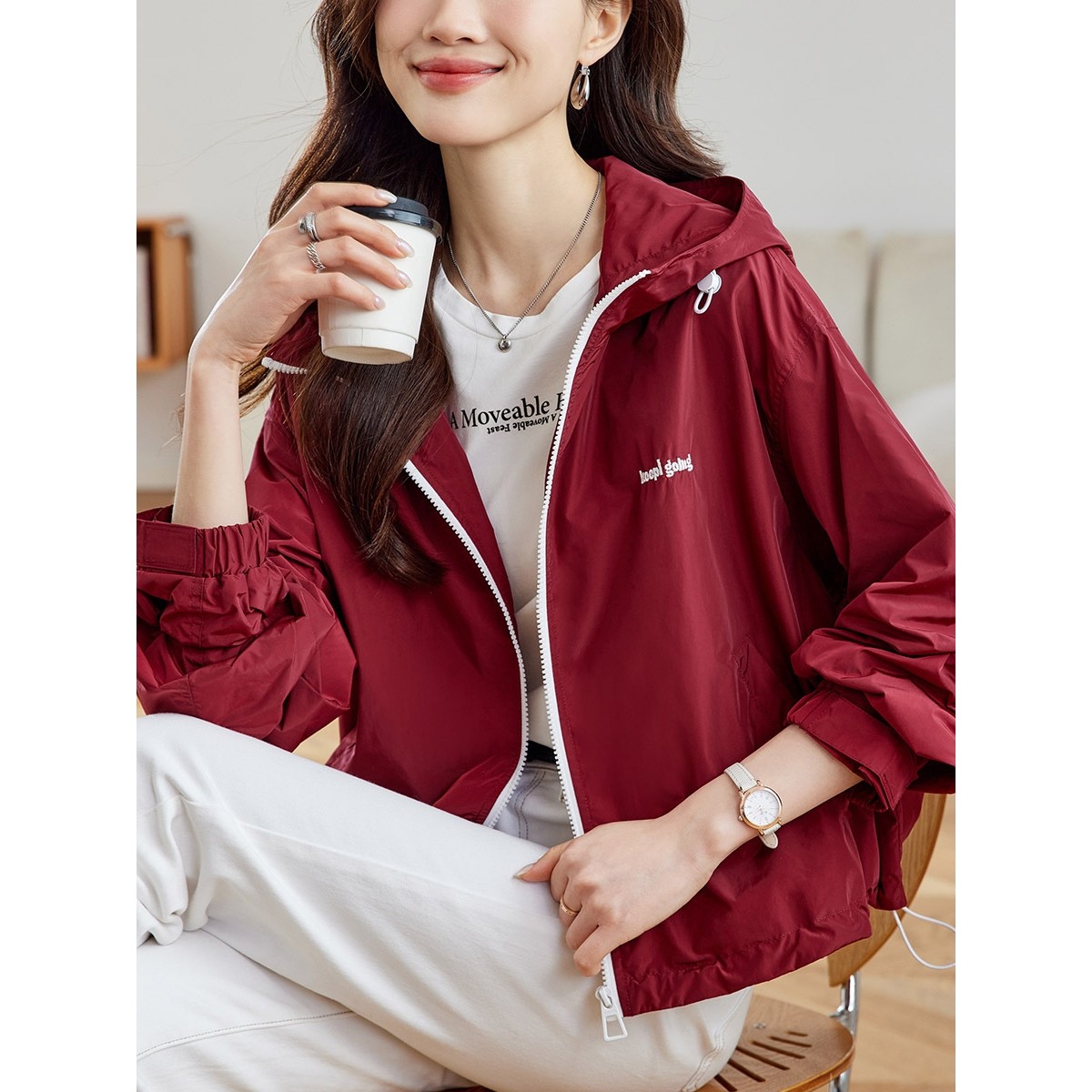 香港潮牌厂家直销红色连帽冲锋衣女2025春秋装新款上衣户外休闲小,女装/女士精品,常规大码外套,淘宝优惠券,粉丝福利购,淘宝优惠卷