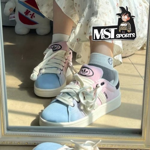 Adidas蓝粉渐变马卡龙面包板鞋