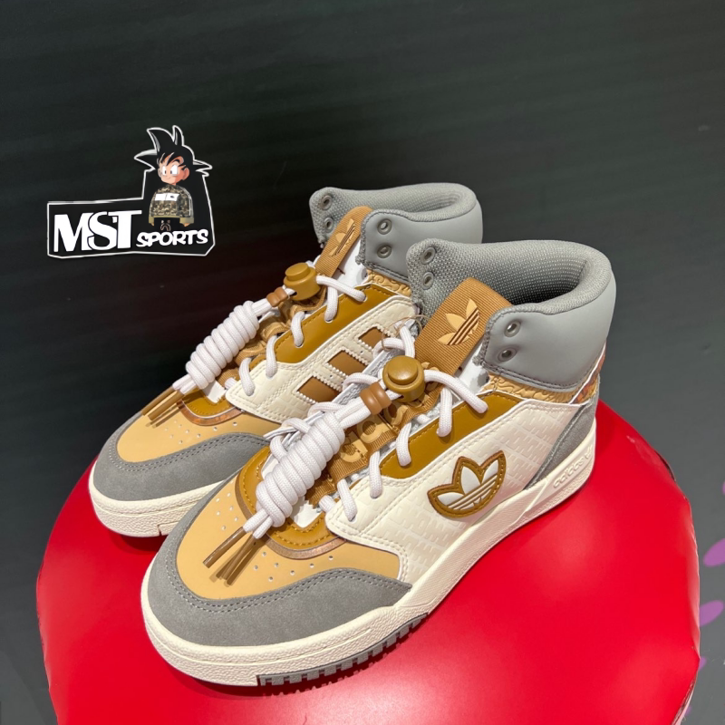 Adidas深灰咖啡色高帮休闲板鞋