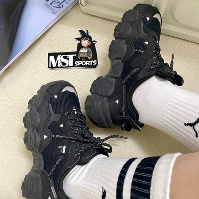 FILA黑色女子低帮休闲运动老爹鞋