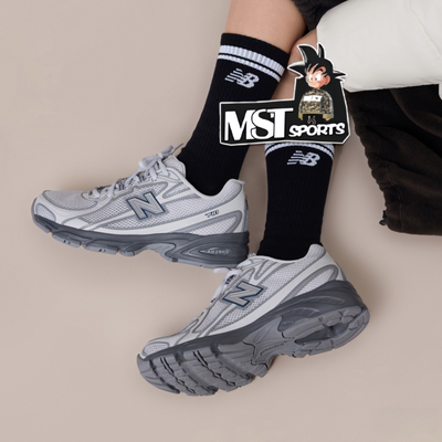 NewBalance浅灰色休闲运动老爹鞋