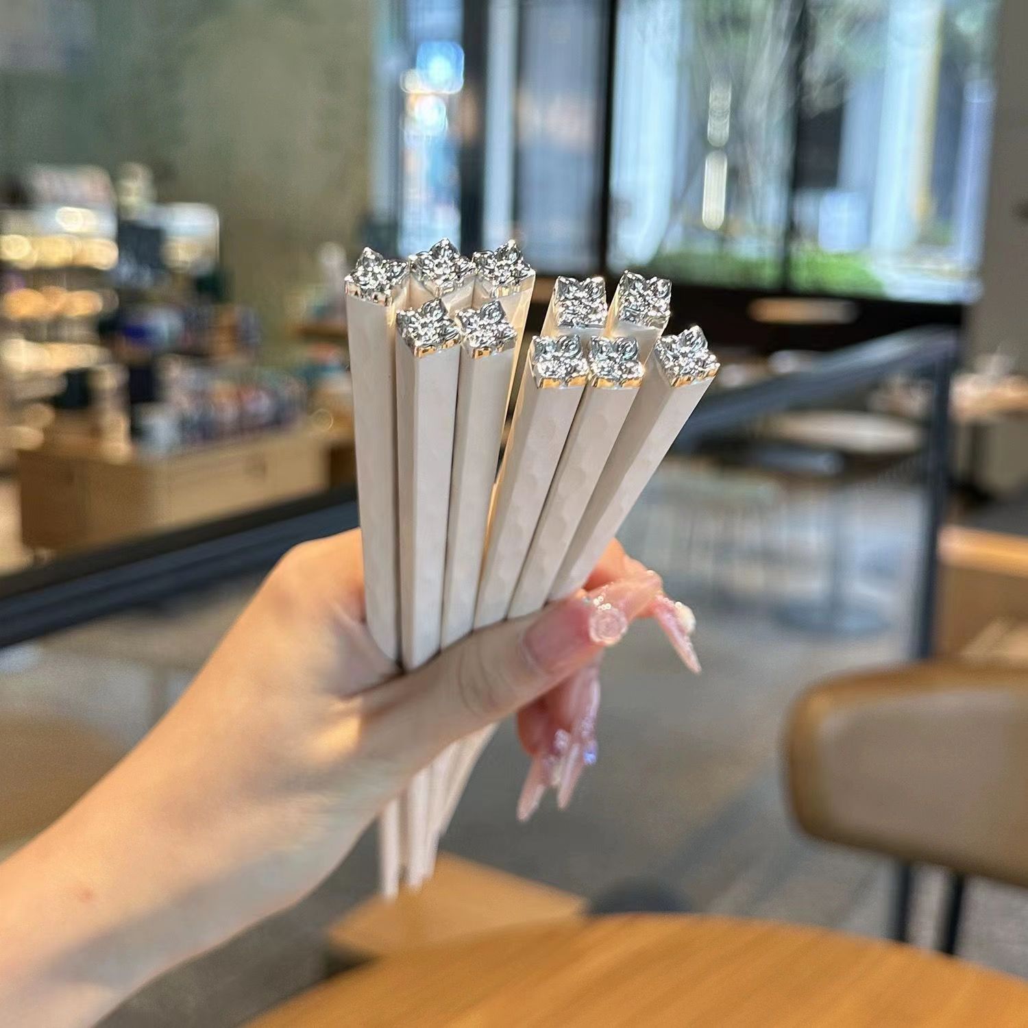 德国精工高档白色合金筷子新款抗菌防霉防滑耐高温高颜值餐具家用