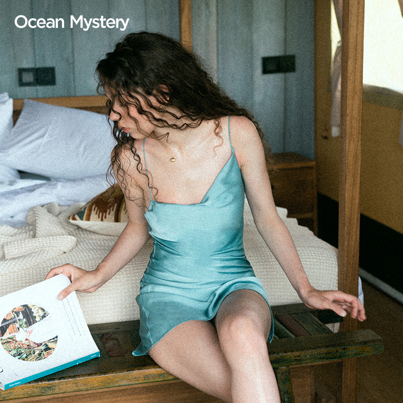 OceanMystery新款秋冬浅蓝色丝光沙滩裙短款舒适亲肤吊带睡裙子女 女装/女士精品 连衣裙 原图主图