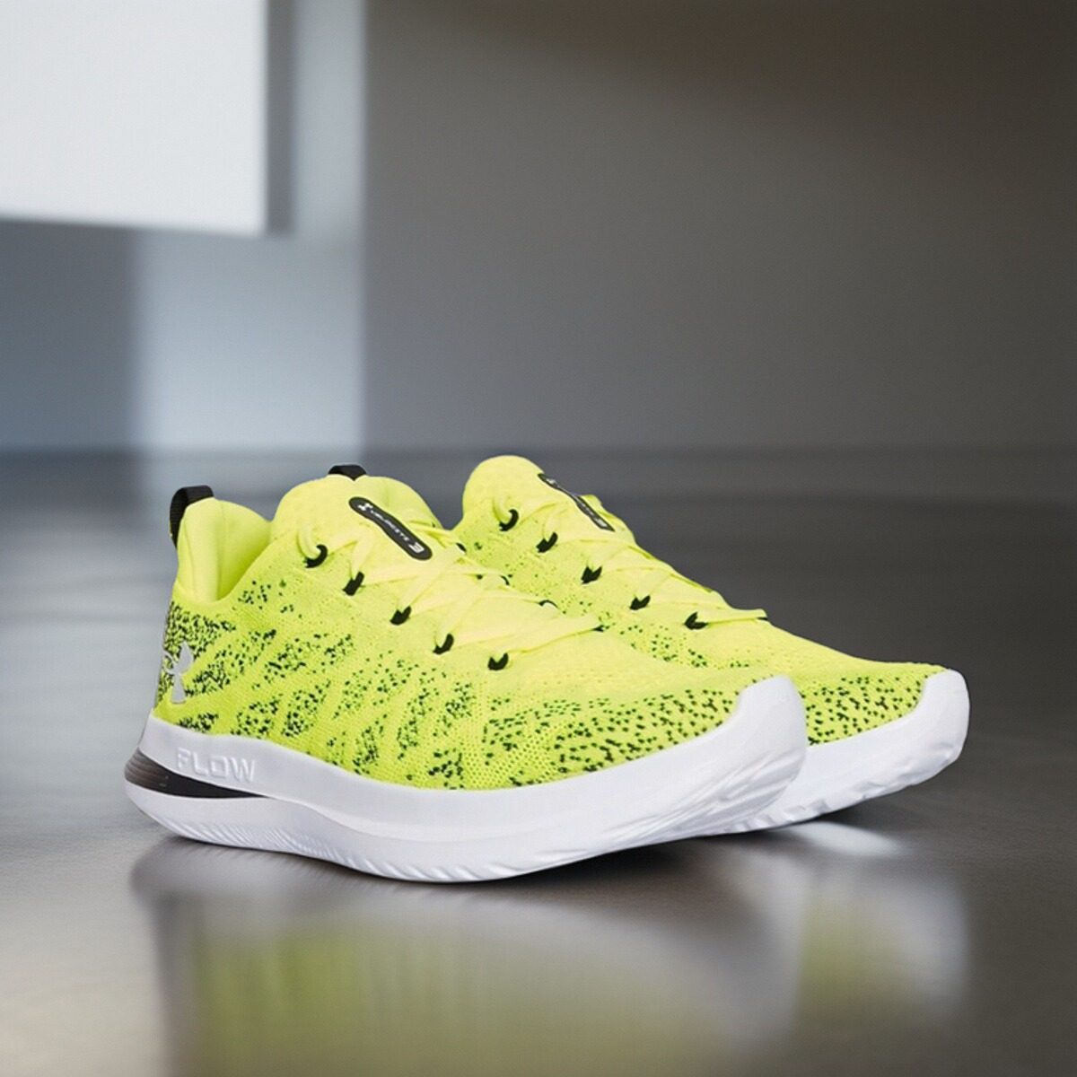 安德玛 UA Velociti 3 男子透气减震训练运动跑步鞋 3026117