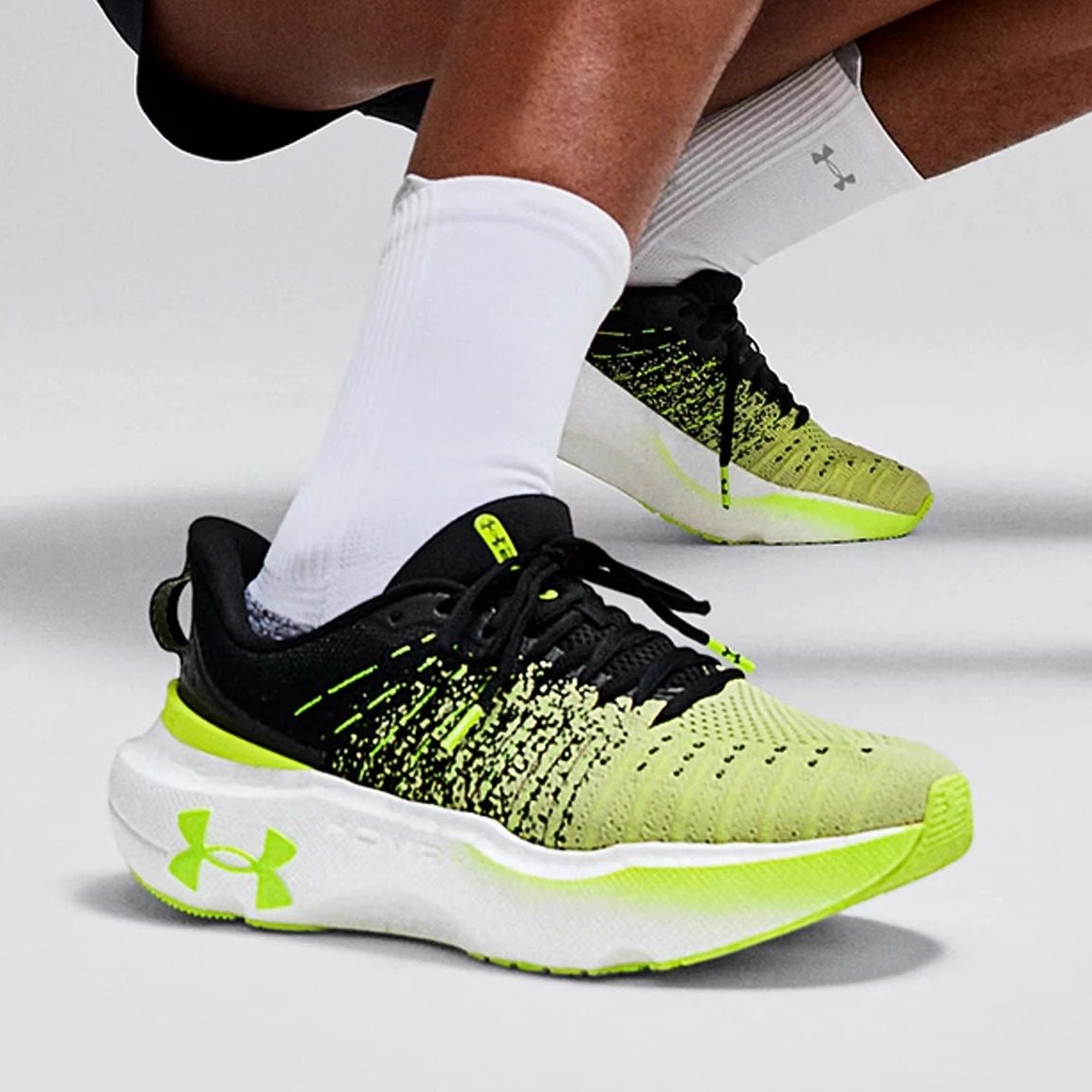 安德玛 UA Infinite Elite 男子运动缓震跑步鞋透气跑鞋 3027189