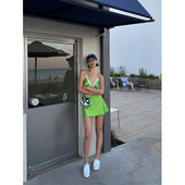 绿色缎面蕾丝连衣裙子女夏季 VanessaLab 夏季 设计感露背绑带短裙