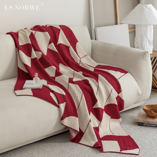 新年毯子红色喜庆春节披肩沙发盖毯高级感简约毛毯搭毯几何床尾毯