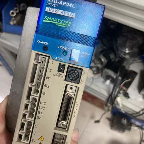可维修R7D-AP04L欧姆龙驱动器实物图功能完好