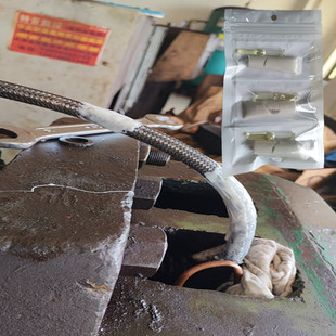 机器设备上高压液压油管漏油修补胶水承压25公斤胶皮钢丝软管bk