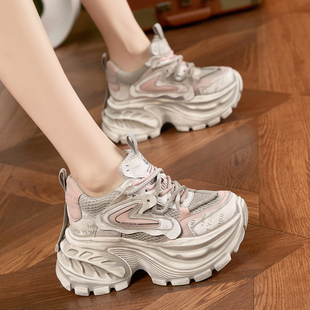 香港新款超火厚底内增高做旧老爹鞋女款不累脚2026春季休闲松糕鞋