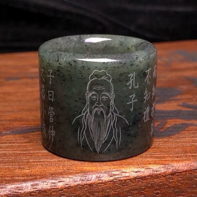 正品天然新疆和田玉籽料扳指孔子图案青花点墨指环玉石戒指复古风