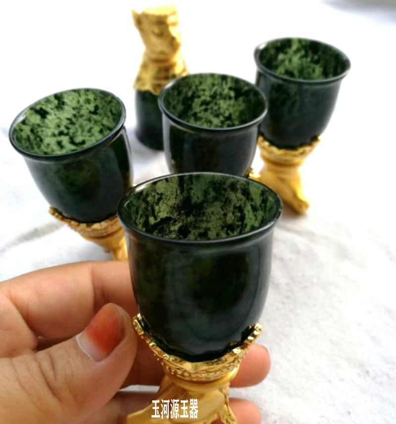 新疆墨绿玉玉十二生肖兽首酒杯套装家用高档12只酒具创意中式摆件