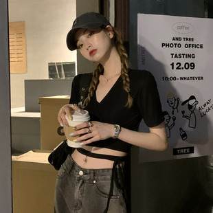 搭配高腰牛仔阔腿裤工装裤的上衣服ins帅气女生短款露脐短袖t恤