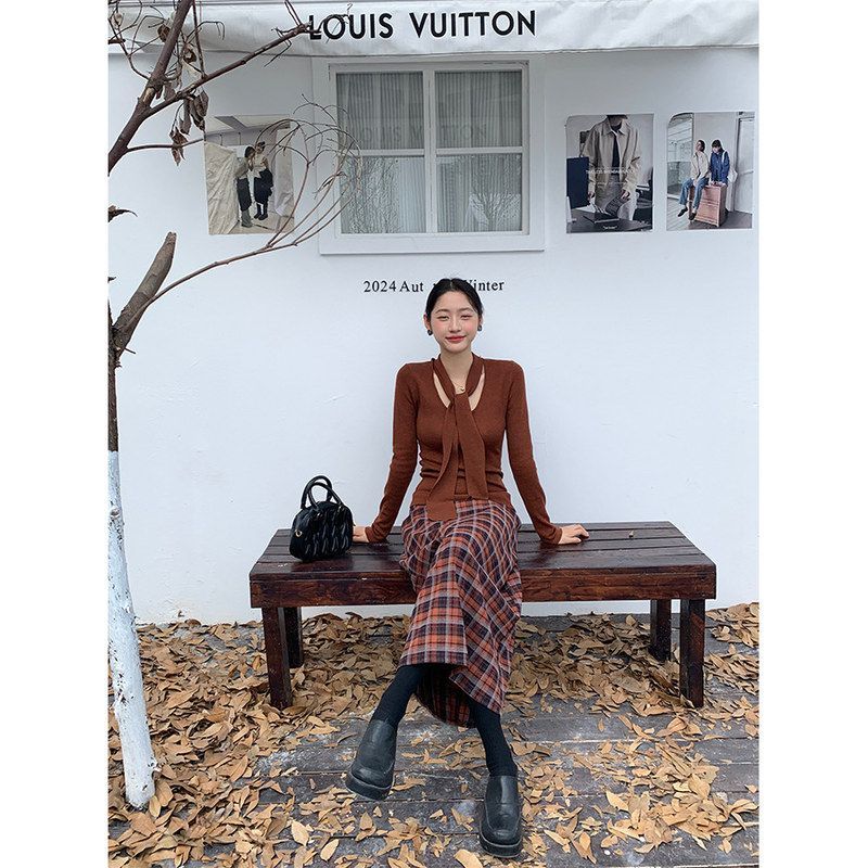 黄峥韩系复古格纹撞色半身裙冬季