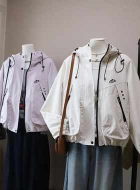 2026早春新款韩版宽松休闲连帽户外冲锋衣夹克外套女5894强明女装