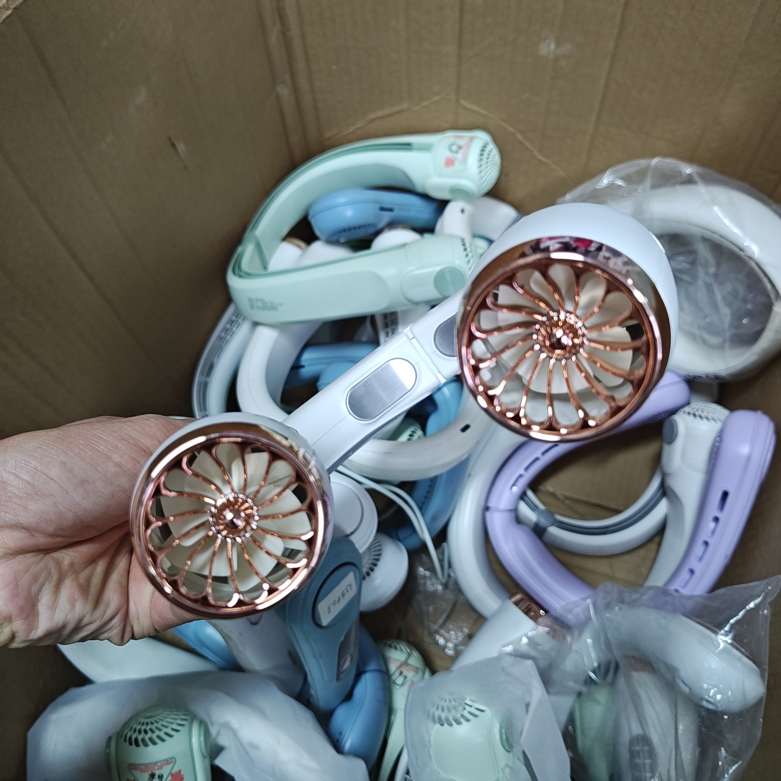 挂脖风扇当废品 随机发 不包好坏