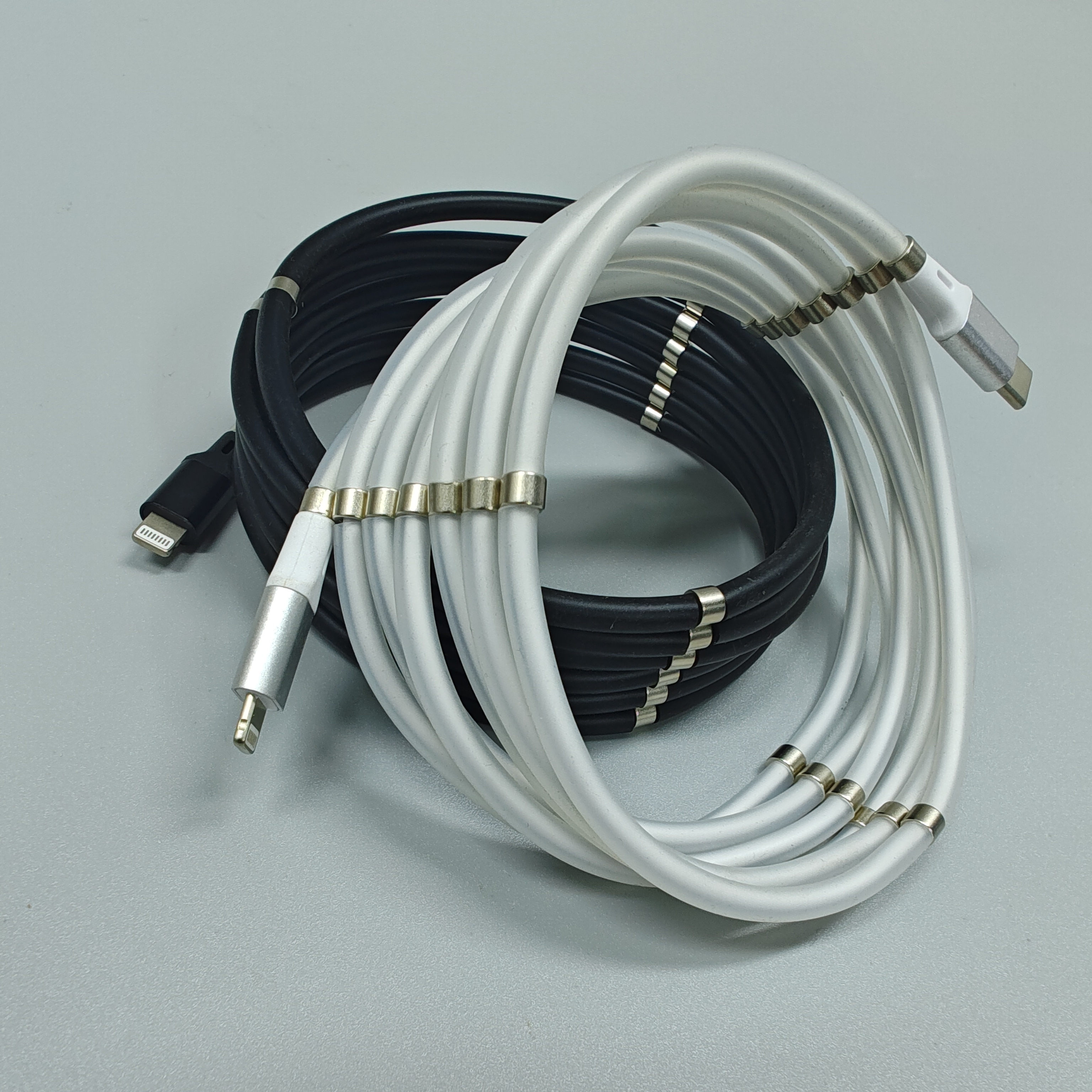 磁吸收纳C-苹果数据线 随机发