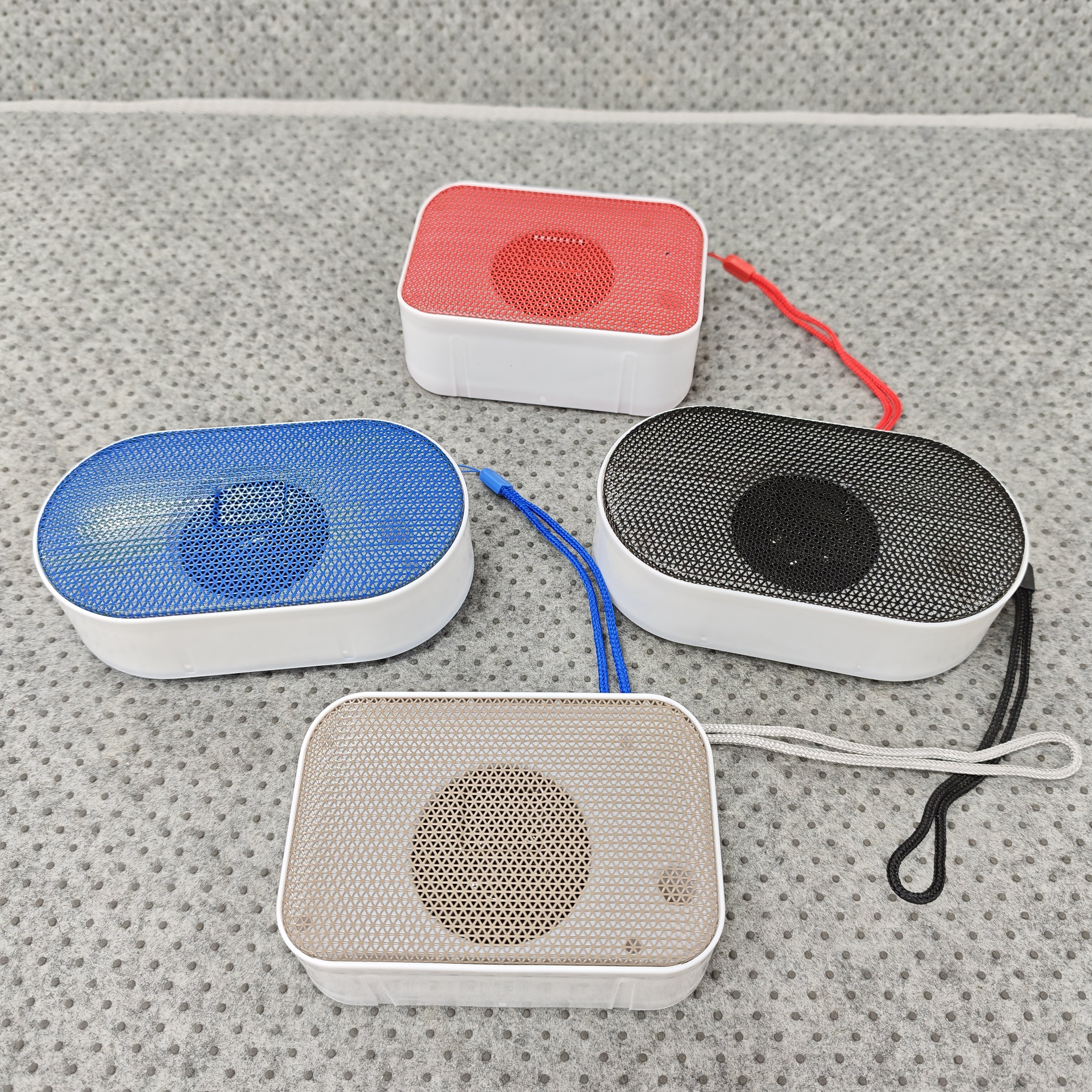 小蓝牙音箱 款式颜色随机发 不包好坏 diy研究