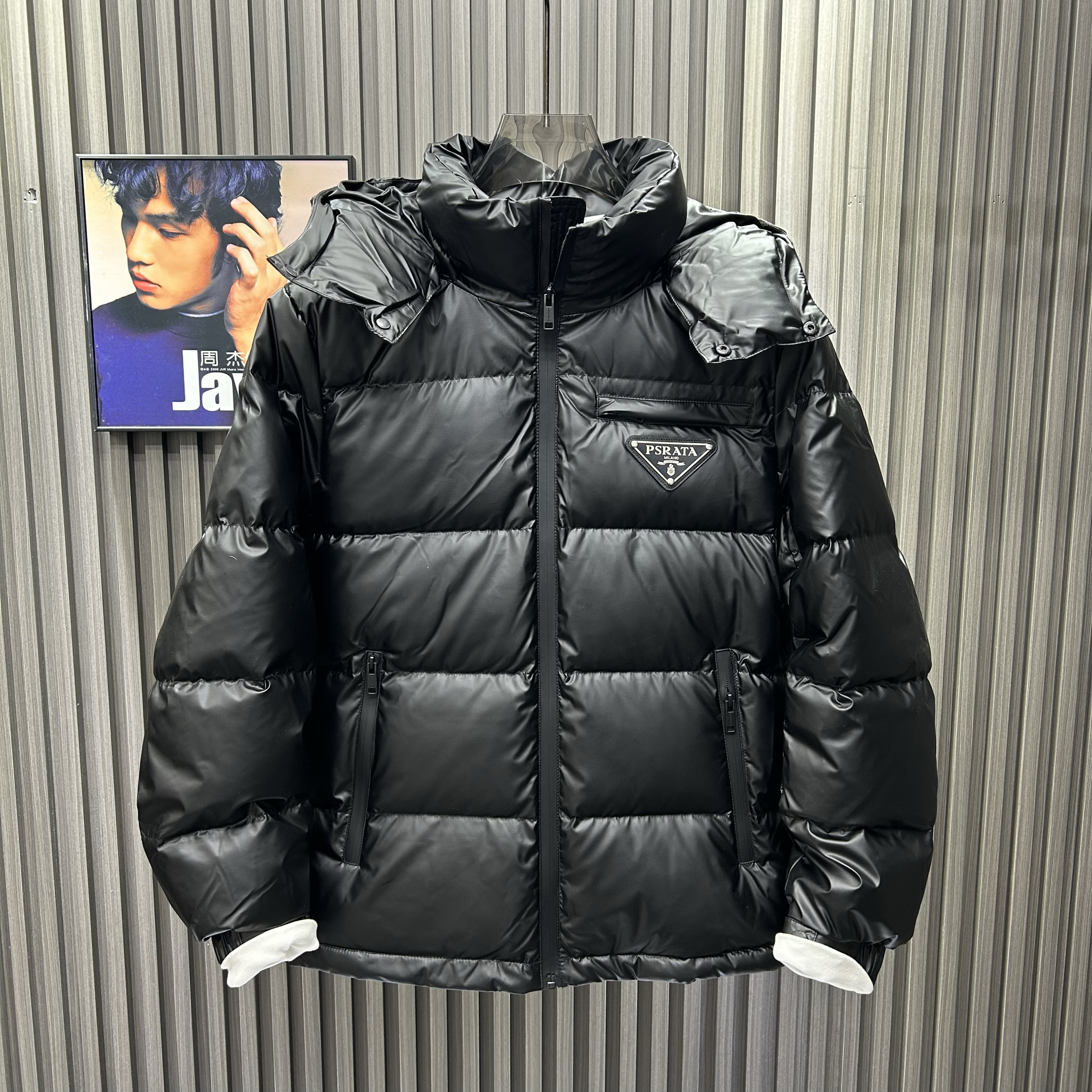 冬季欧洲站三防三角标白鸭绒羽绒服情侣修身亮面面包服极寒保暖潮