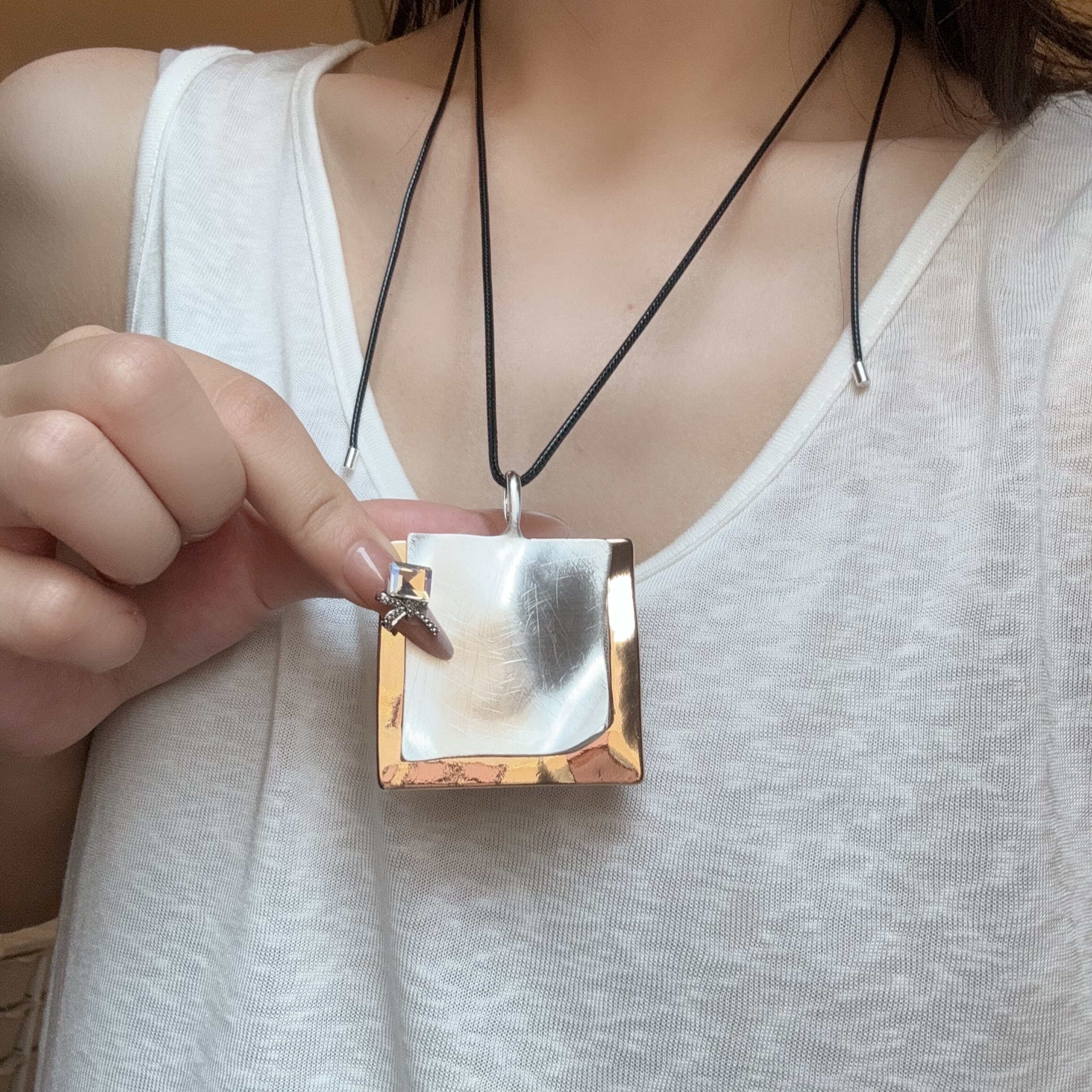 磨砂拉丝四边形几何合金夸张吊坠女长款黑绳可抽泣项链毛衣链颈链