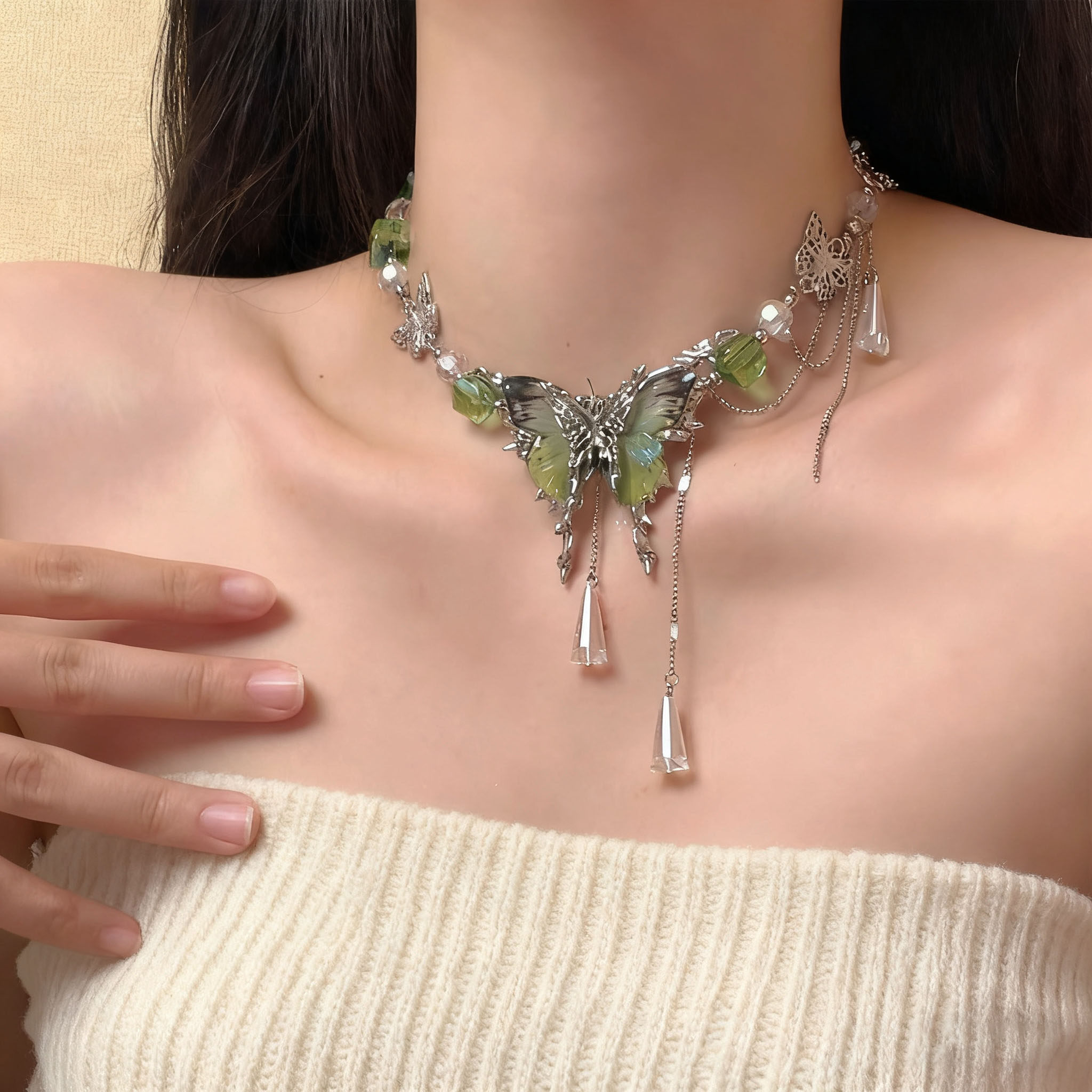 仙女风绿色滴油蝴蝶吊坠项链水晶串珠流苏锁骨链精致时尚个性颈链