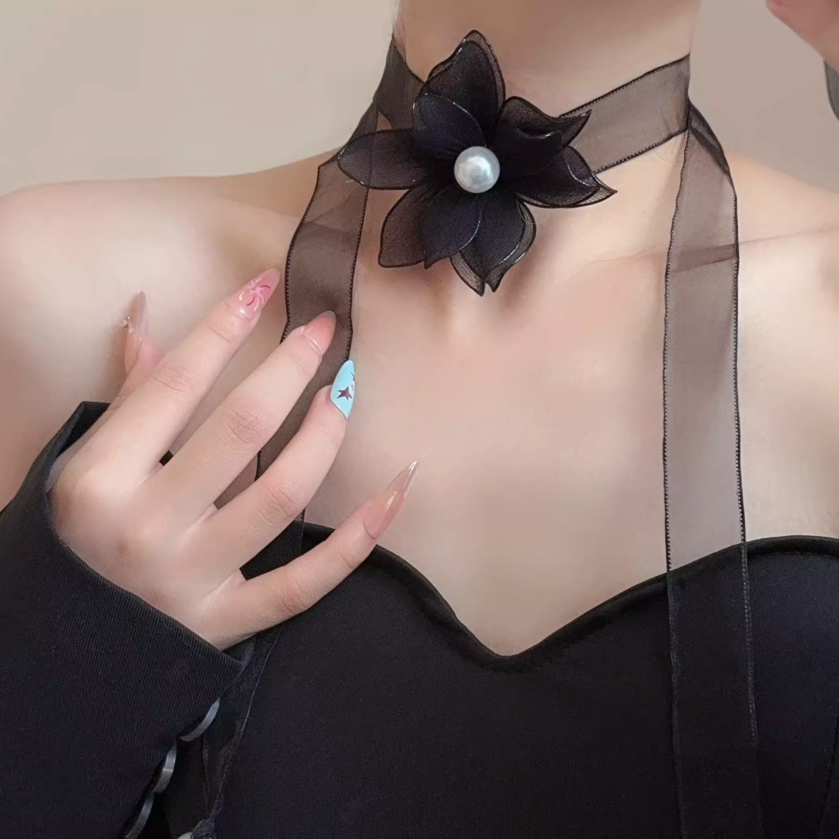 森系黑色大花朵珍珠丝带项链围脖