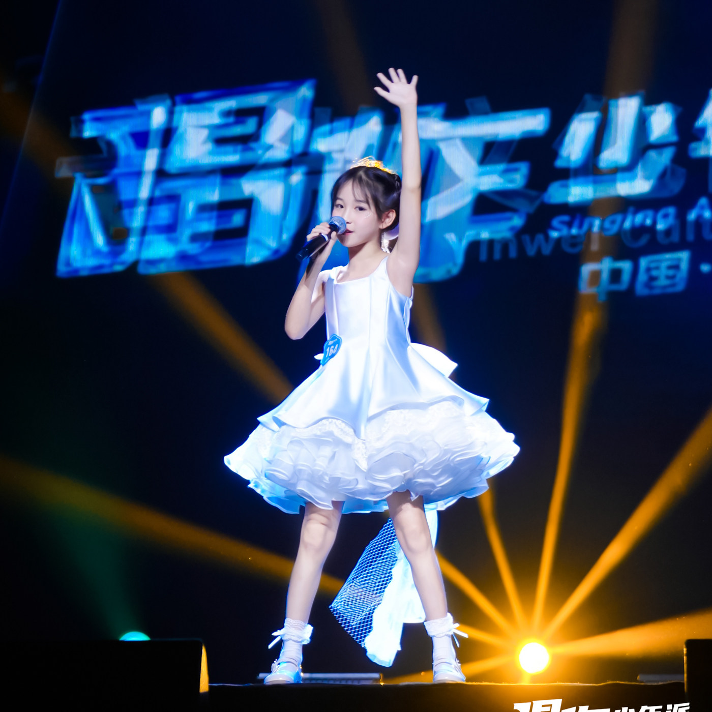 女童礼服儿童生日唱歌钢琴演出服蓝色蓬蓬裙露丝同款定制轻奢高端