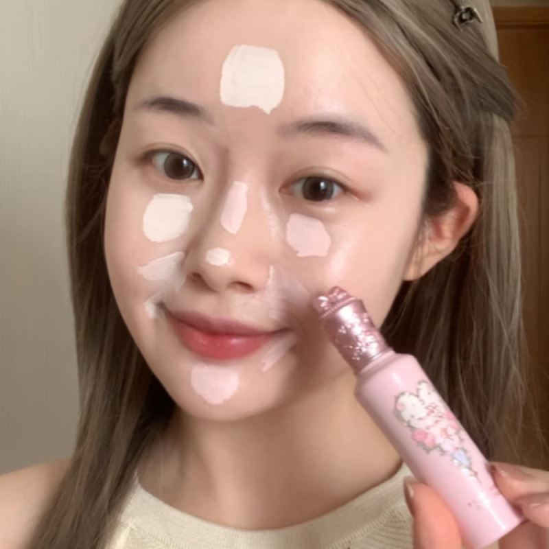 嘭嘭面中之神！！！花印纪花爱提亮遮瑕液自然高光液滋润膨胀色