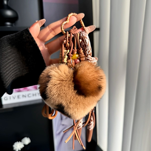 美拉德色系真獭兔毛豹纹爱心毛球汽车钥匙扣挂件心型毛绒包包挂饰