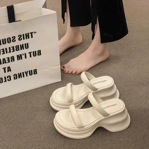 高级感软皮黑色拖鞋女夏季外穿厚底增高2026新款高跟百搭超火凉拖