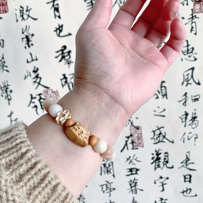 手链招财猫咪檀木菩提子手串女款复古新中式小众设计花朵盘玩手饰