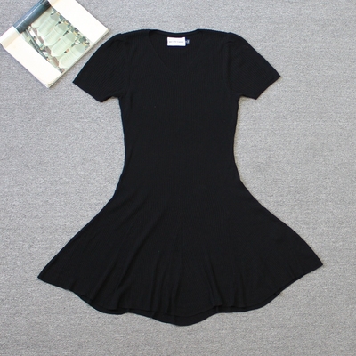 乐福佬仁 女装 收腰 针织连衣裙  D9 we shi today