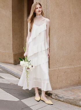 2026新款春夏雪纺白色吊带连衣裙女裙子度假法式气质v领蛋糕长裙