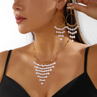 Retro imitation pearl fringed necklace and earrings set跨境