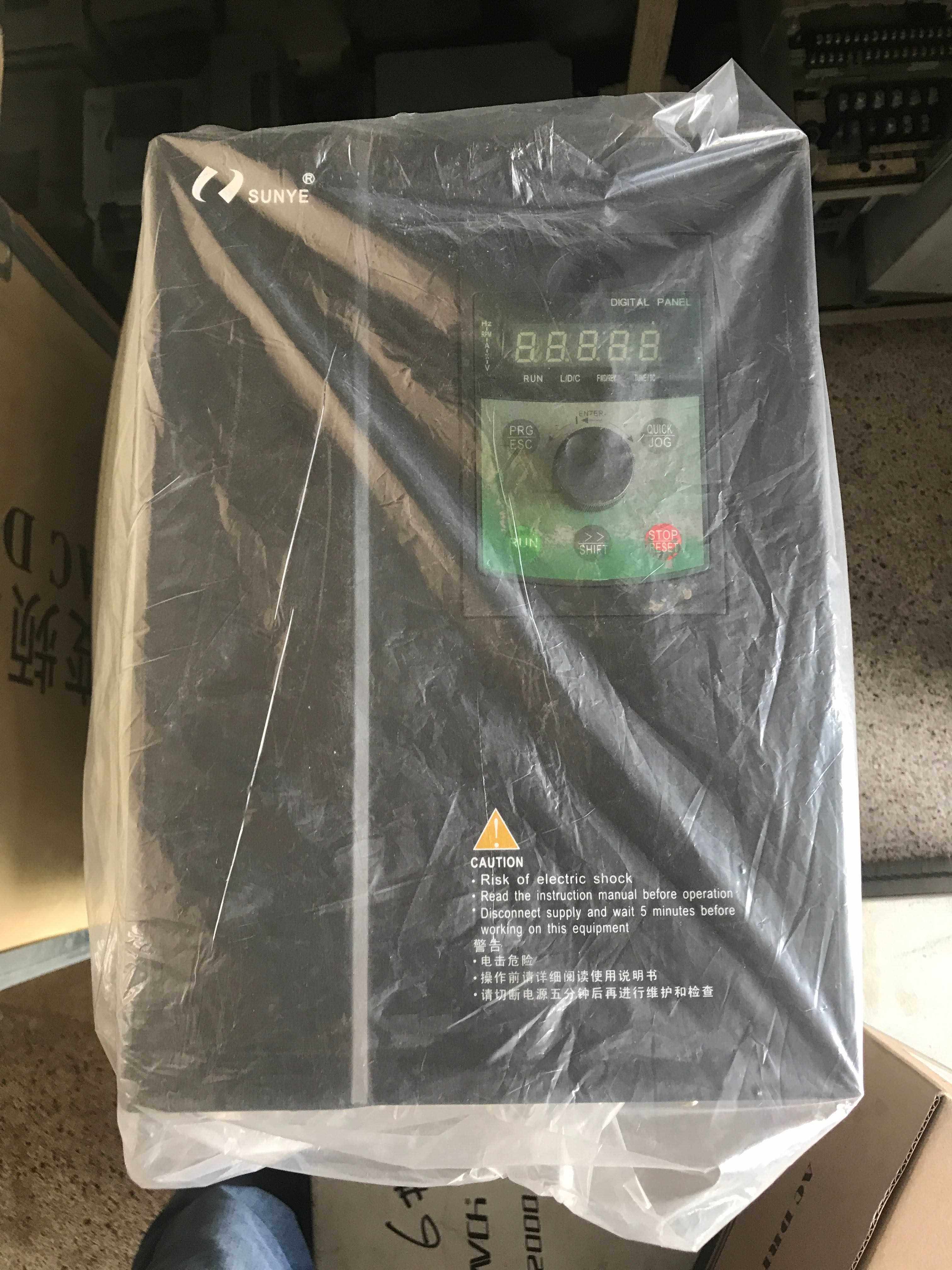 sunye日业变频器日业变频器cm530/4kw5.5kw11kw15kw拆机变频议价