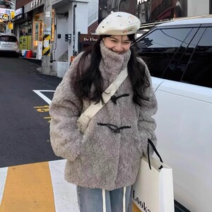 立领牛角扣羊羔毛中长款毛毛外套女皮毛一体冬季保暖韩版上衣加厚