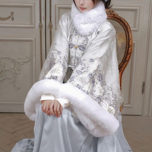 一木胡桃【流云照雪】原创明制汉服女冬季加绒对襟袄马面裙套装