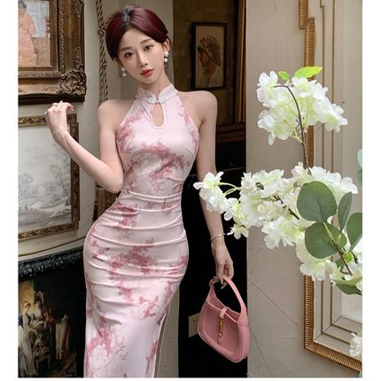 气质纯欲性感修身无袖改良旗袍2025新中式复古挂脖连衣裙女技师服