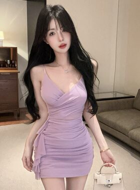 性感吊带裙网纱纯色褶皱显白