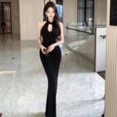 法式 轻奢小众御姐风性感露背挂脖礼服连衣裙女2026新收腰显瘦长裙