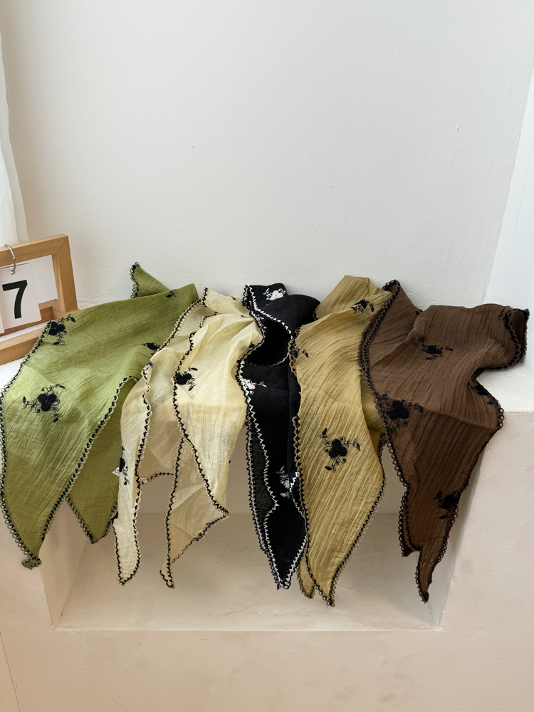 MIXMISS【韩国客订】立体绒花三角领巾丝巾韩版小精致领巾系头发