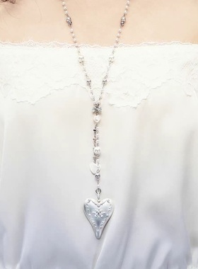 银色爱心浮雕奶油蛋糕甜美小众锆石珍珠复古辣妹长项链配饰
