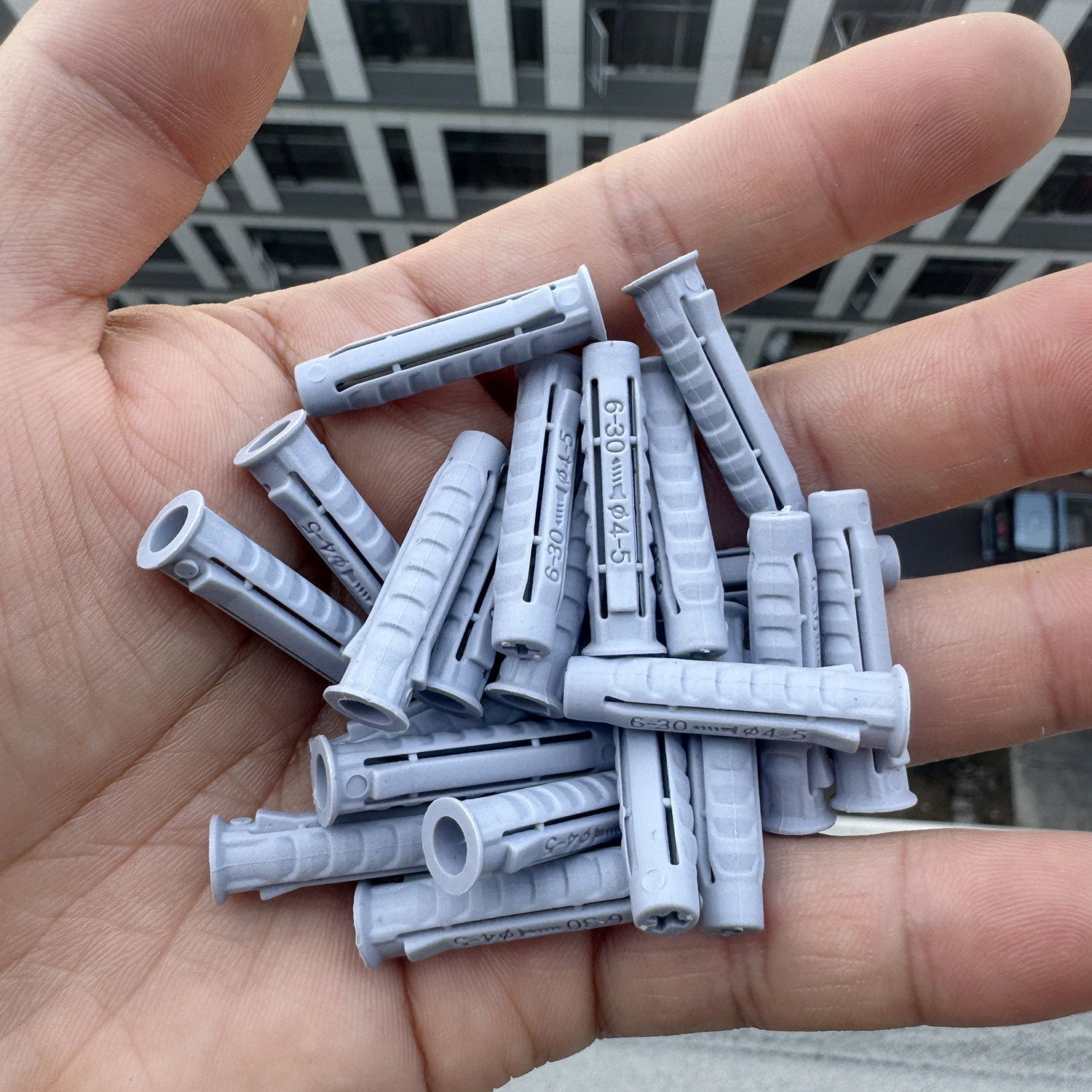 国标四面体塑料膨胀管膨胀高强螺丝涨塞胶塞胶粒螺栓胀塞6/8/10mm