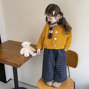 女童套装2025新款洋气时髦宝宝春秋休闲韩版毛衣开衫格子裤三件套
