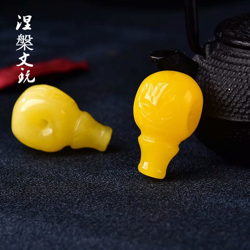 天然鸡油黄雕刻蜜蜡佛头一体三通手串佛珠貔貅珠金刚星月菩提配饰